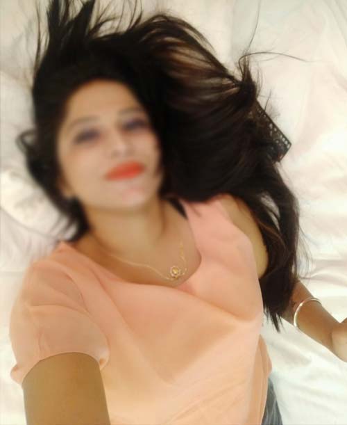 Mature call girls in Udaipur